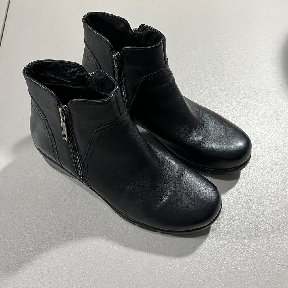 Propet Boots Women’s Ankle Bootie Black 10 Leather Zipper  WFX085L Waverl